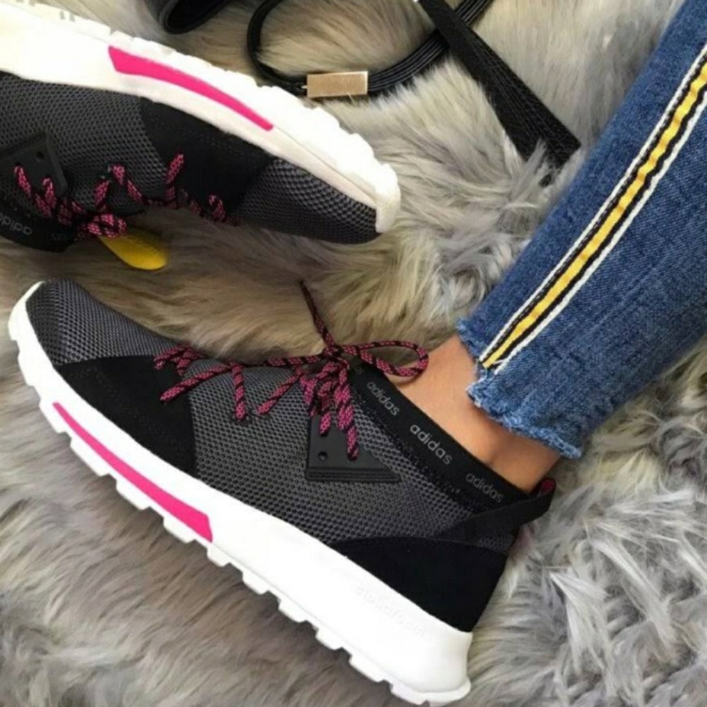 Adidas Sneakers